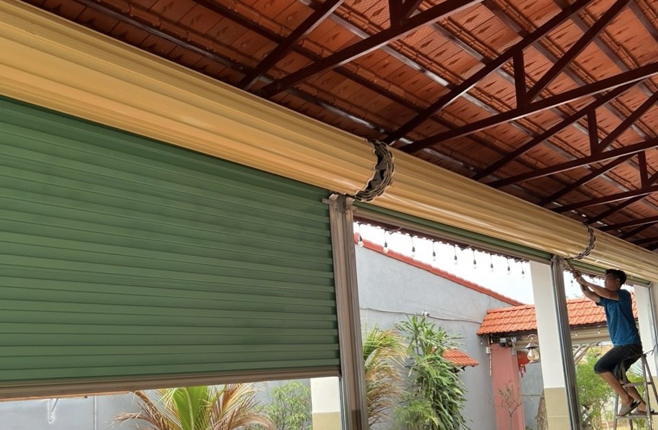Cửa Cuốn Công Nghệ Úc Siêu Êm, Siêu Nhẹ, Siêu Bền,Siêu Nhanh, Miễn Phí Vận Chuyển Và Lắp Đặt Tại Buôn Ma Thuột